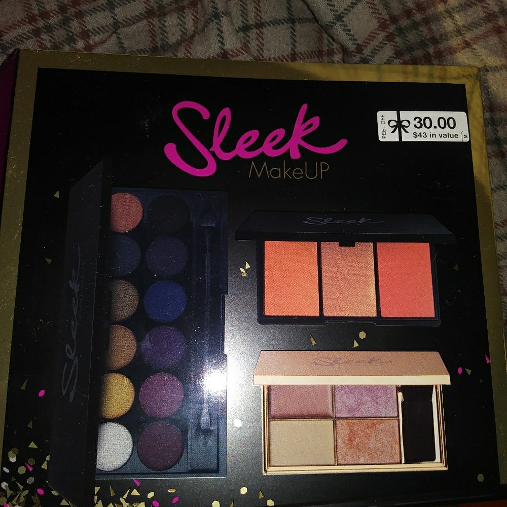 Limited edition Sleek holiday set